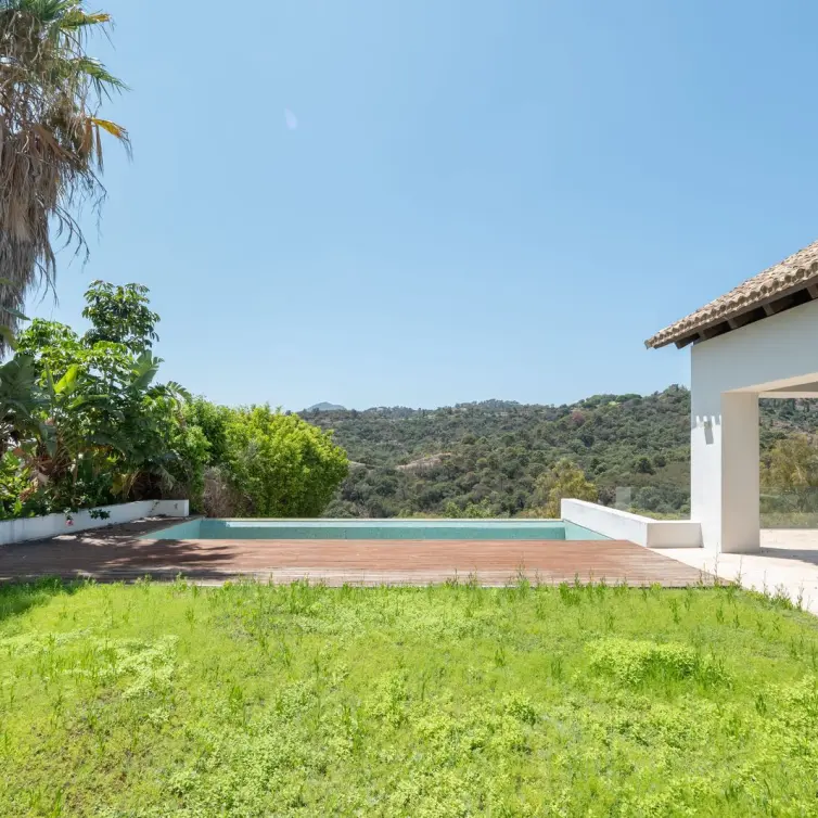 Sale of detached villa in Los Arqueros