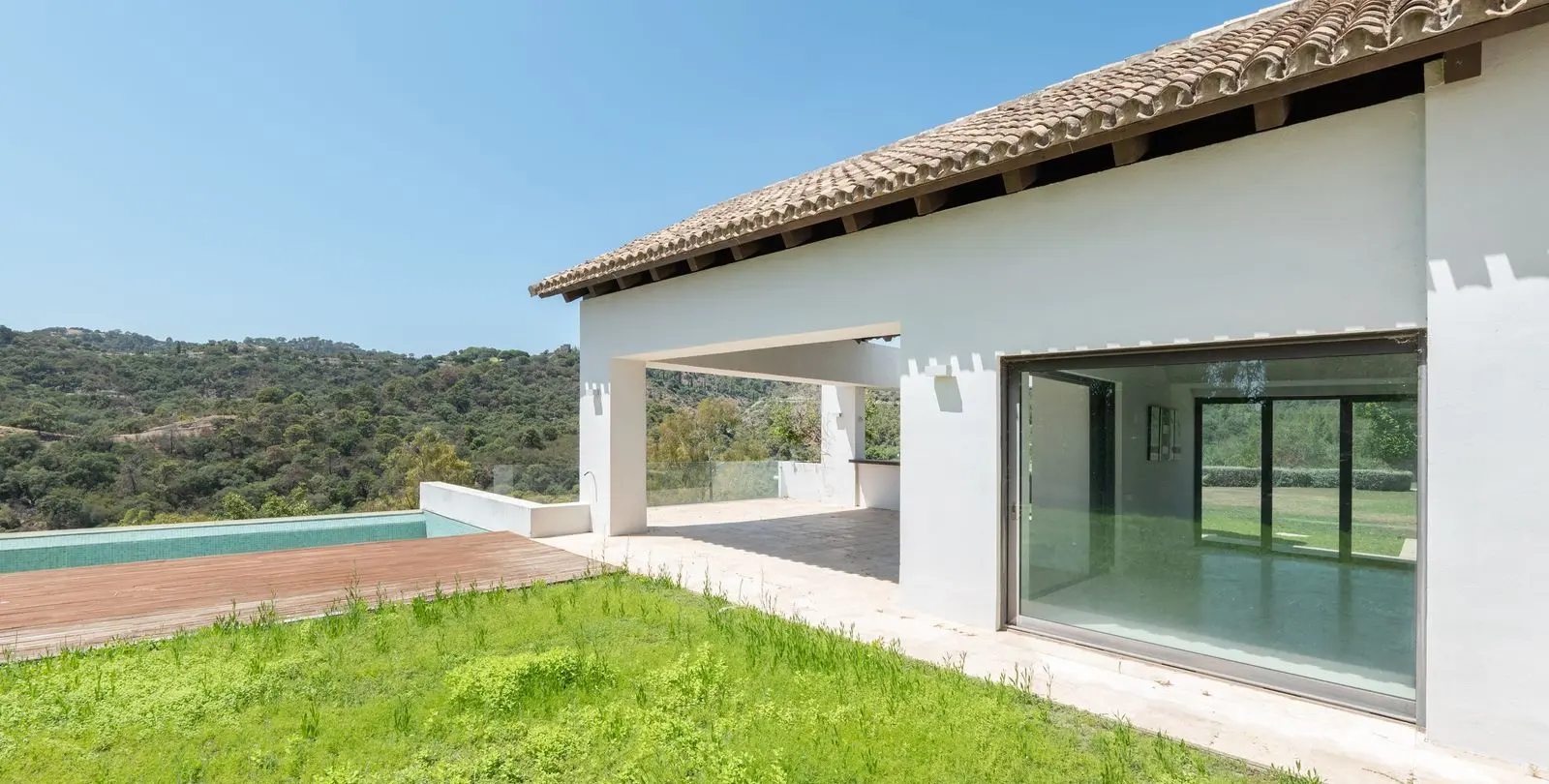 Sale of detached villa in Los Arqueros 7