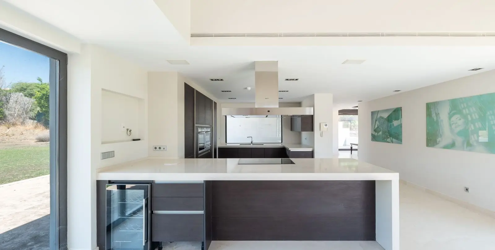 Sale of detached villa in Los Arqueros 18