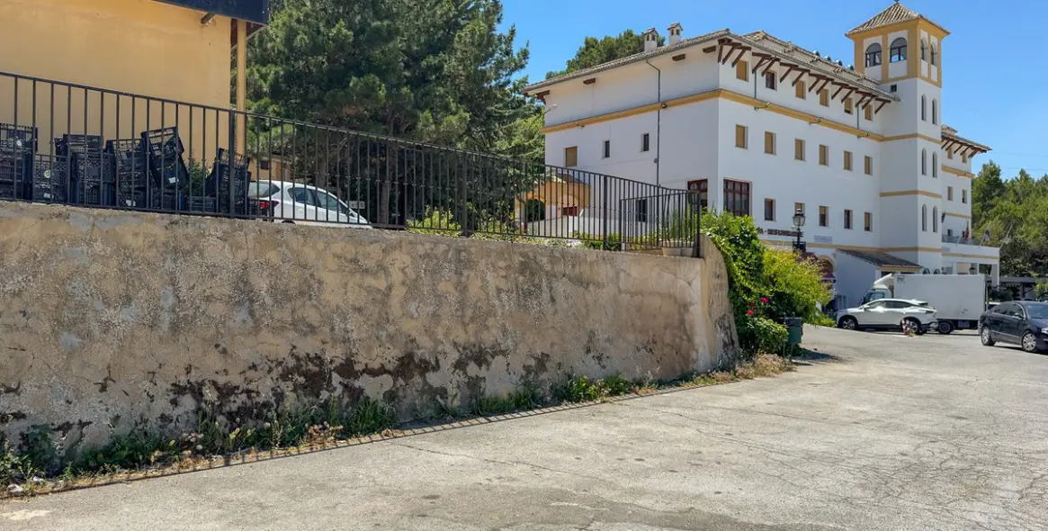 Sale of hotel in Antequera 4