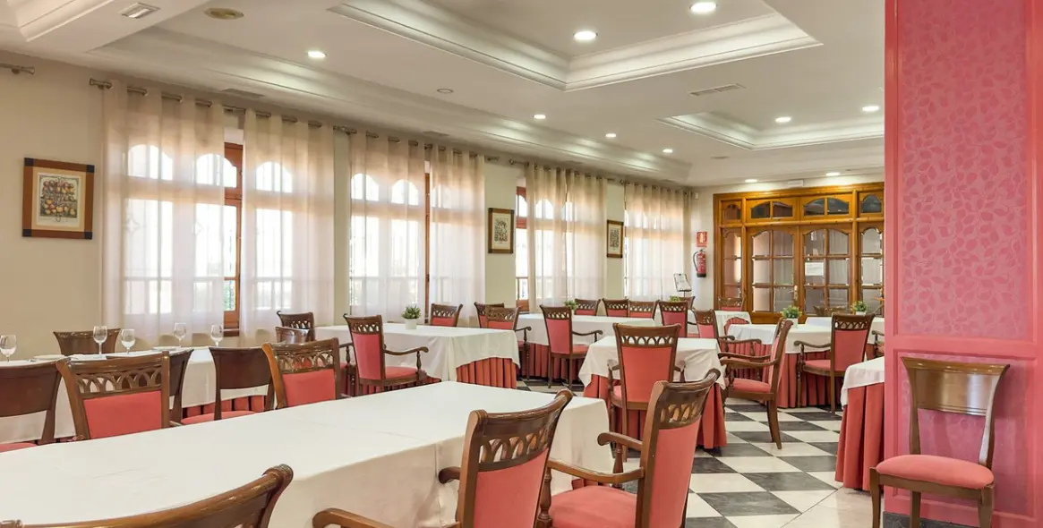 Sale of hotel in Antequera 11