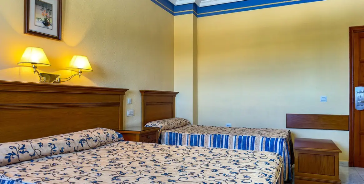 Sale of hotel in Antequera 15