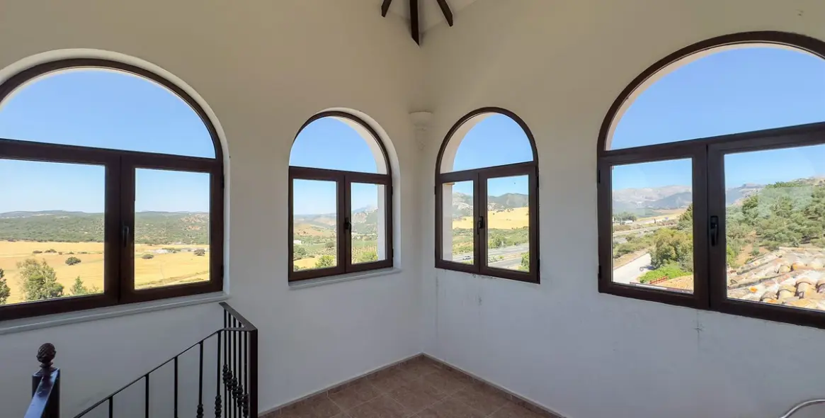 Sale of hotel in Antequera 17