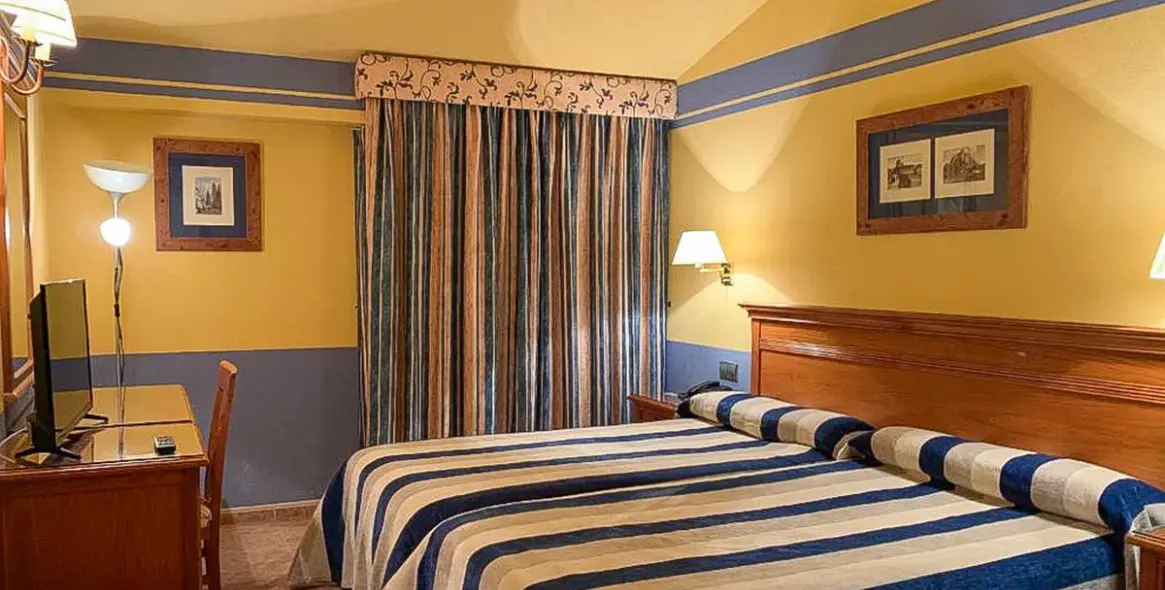 Sale of hotel in Antequera 29
