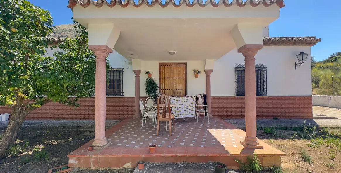 Sale of hotel in Antequera 40