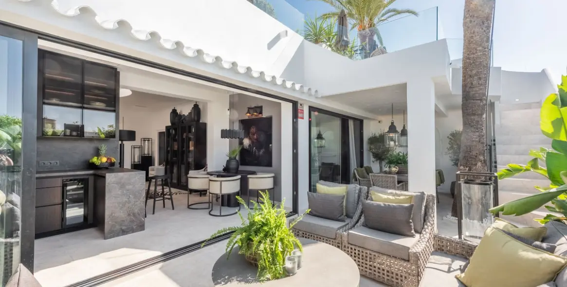 Sale of townhouse in Marbella (district The Golden Mile) 1