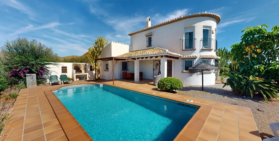 Продажа  отдельно стоящей виллы в Costa del Sol East 4