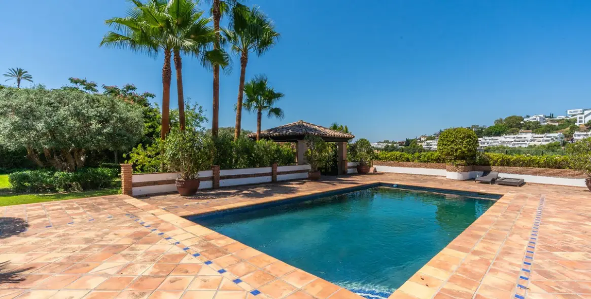 Sale of detached villa in Nueva Andalucía (district Nueva Andalucía) 6