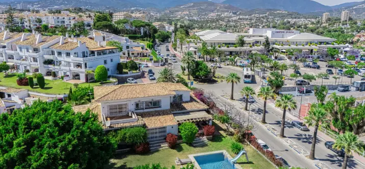 Detached villa R5037583 0