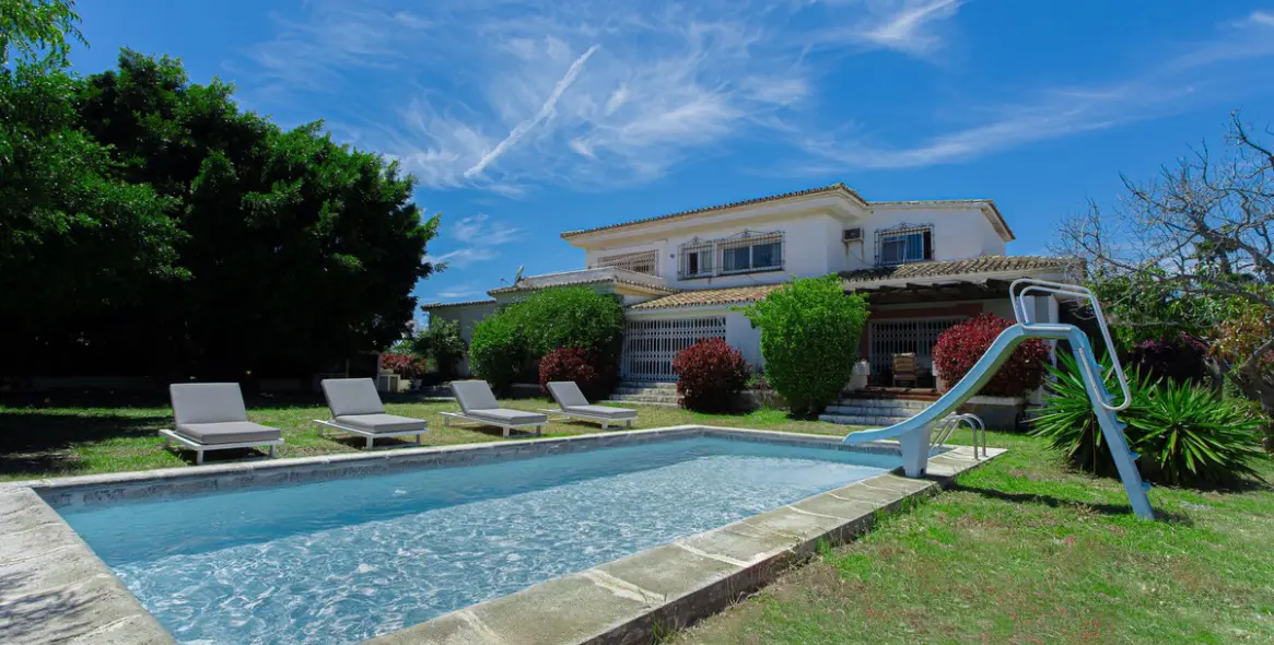 Sale of detached villa in Nueva Andalucía (district Nueva Andalucía) 3