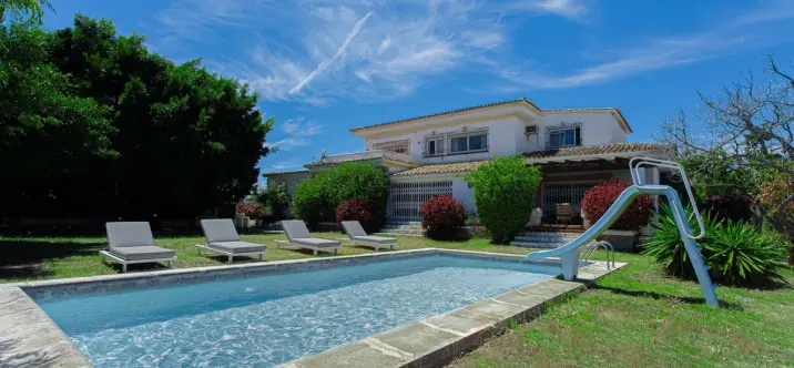 Detached villa R5037583 2