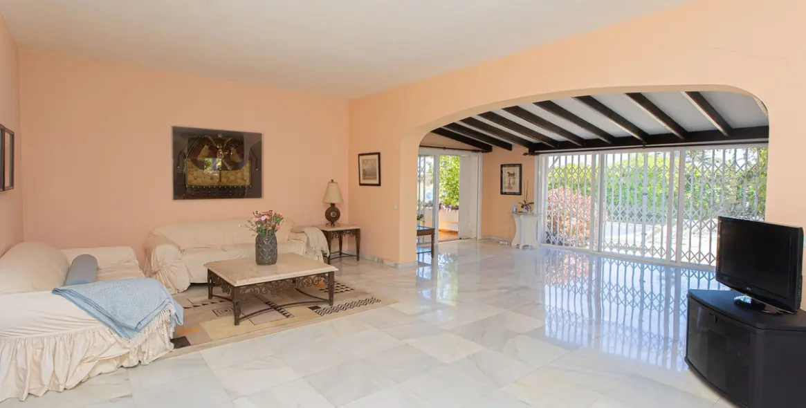 Sale of detached villa in Nueva Andalucía (district Nueva Andalucía) 7