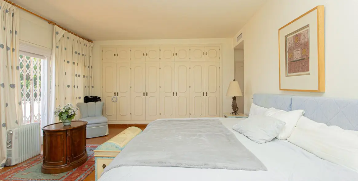 Продажа  отдельно стоящей виллы в Nueva Andalucía 16