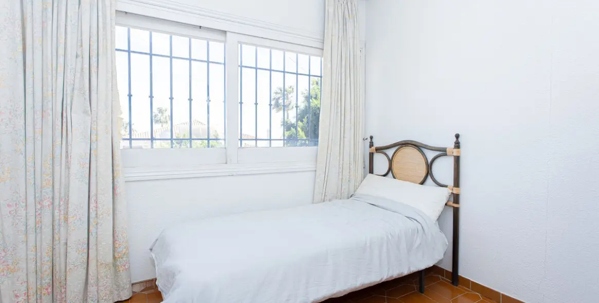 Venta de villa independiente en Nueva Andalucía 30