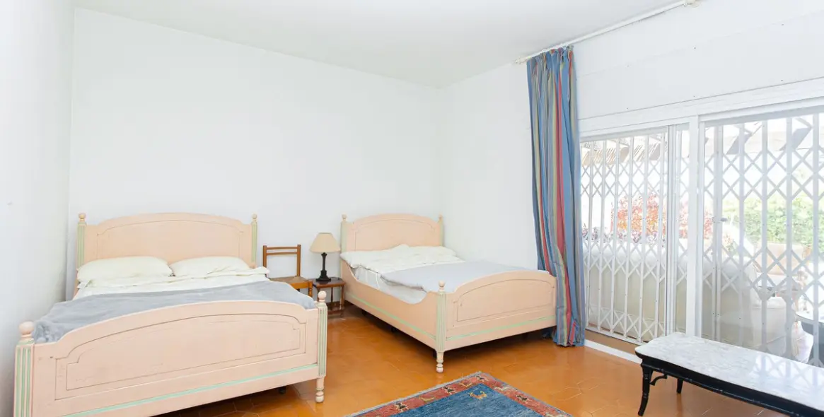 Venta de villa independiente en Nueva Andalucía 32