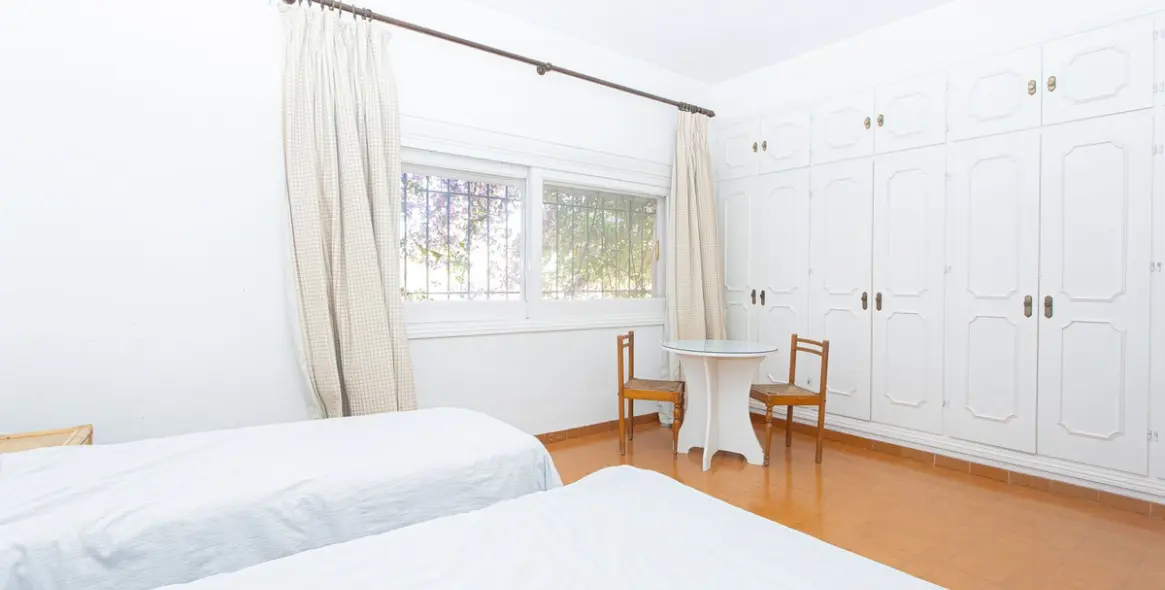 Venta de villa independiente en Nueva Andalucía 37