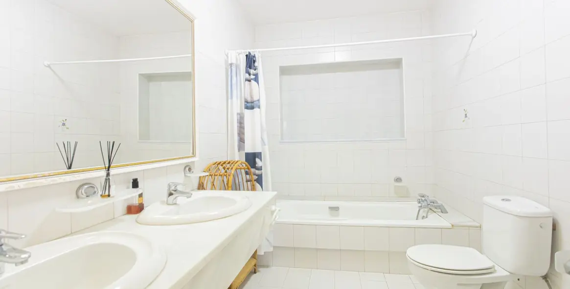 Venta de villa independiente en Nueva Andalucía 40