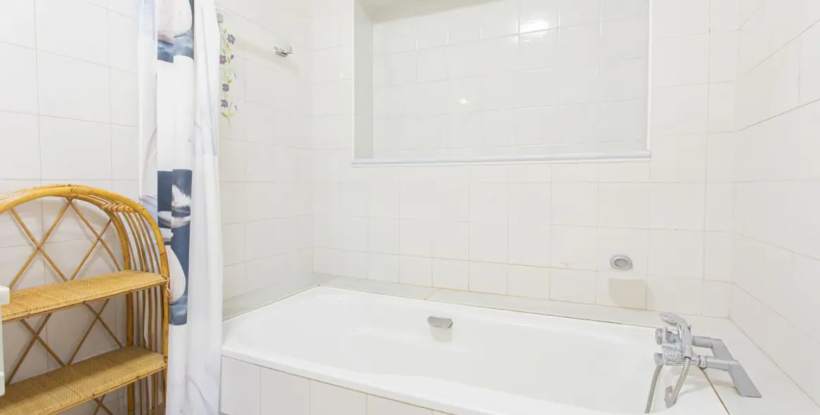 Venta de villa independiente en Nueva Andalucía 41