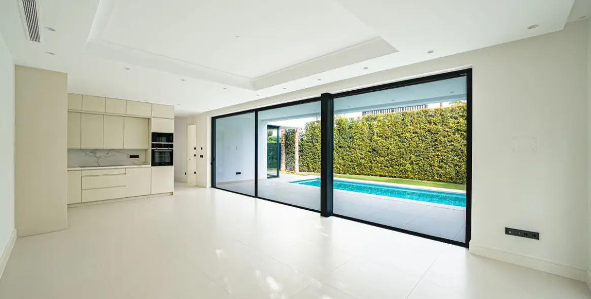 Продажа  отдельно стоящей виллы в The Golden Mile 2