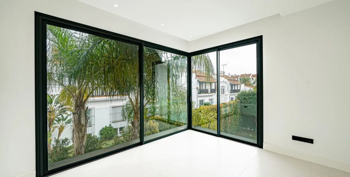 Продажа  отдельно стоящей виллы в The Golden Mile 18