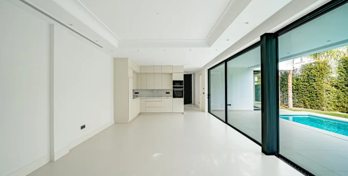 Продажа  отдельно стоящей виллы в The Golden Mile 15