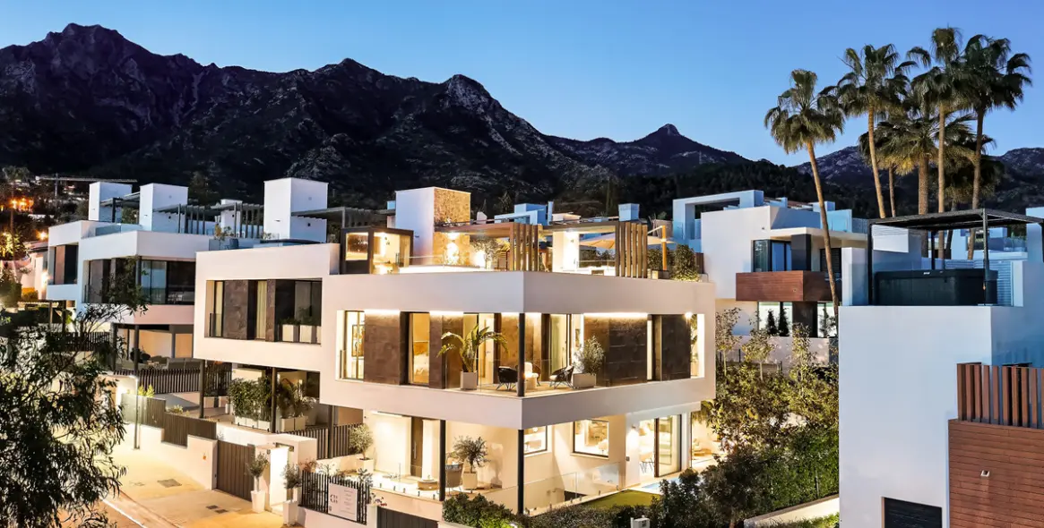 Продажа дома на две семьи в Sierra Blanca 2