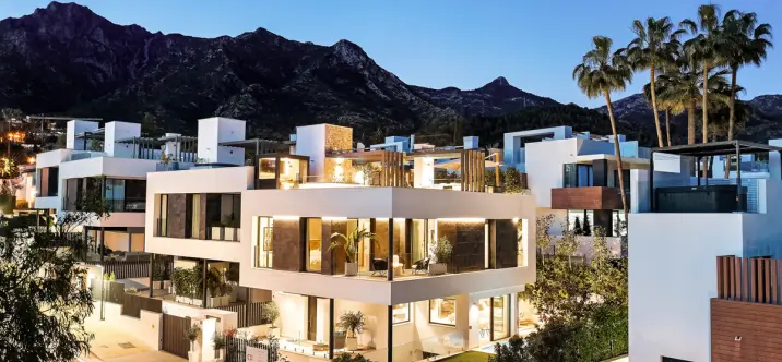 Продажа дома на две семьи в Sierra Blanca 1