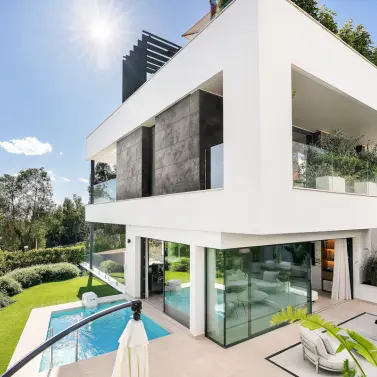 Продажа дома на две семьи в Sierra Blanca