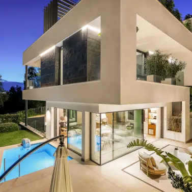 Продажа дома на две семьи в Sierra Blanca