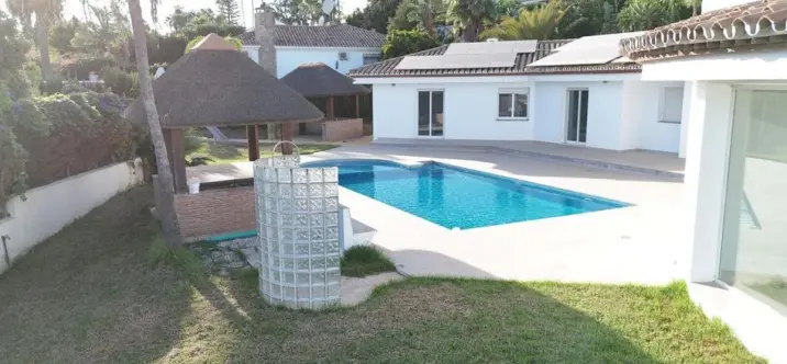 Продажа  отдельно стоящей виллы в El Paraiso 1
