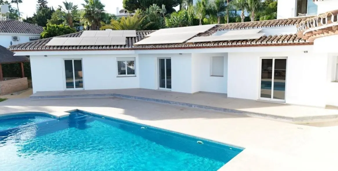 Продажа  отдельно стоящей виллы в El Paraiso 3