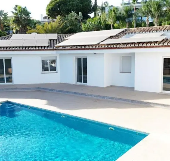 Продажа  отдельно стоящей виллы в El Paraiso