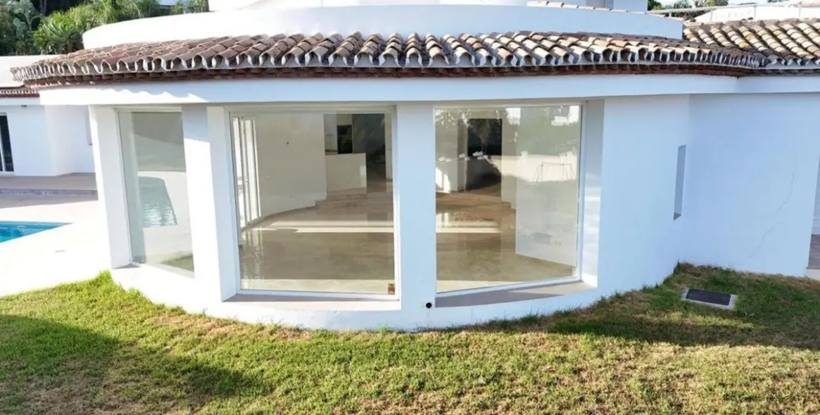 Продажа  отдельно стоящей виллы в El Paraiso 4