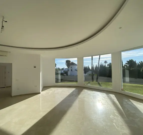 Продажа  отдельно стоящей виллы в El Paraiso