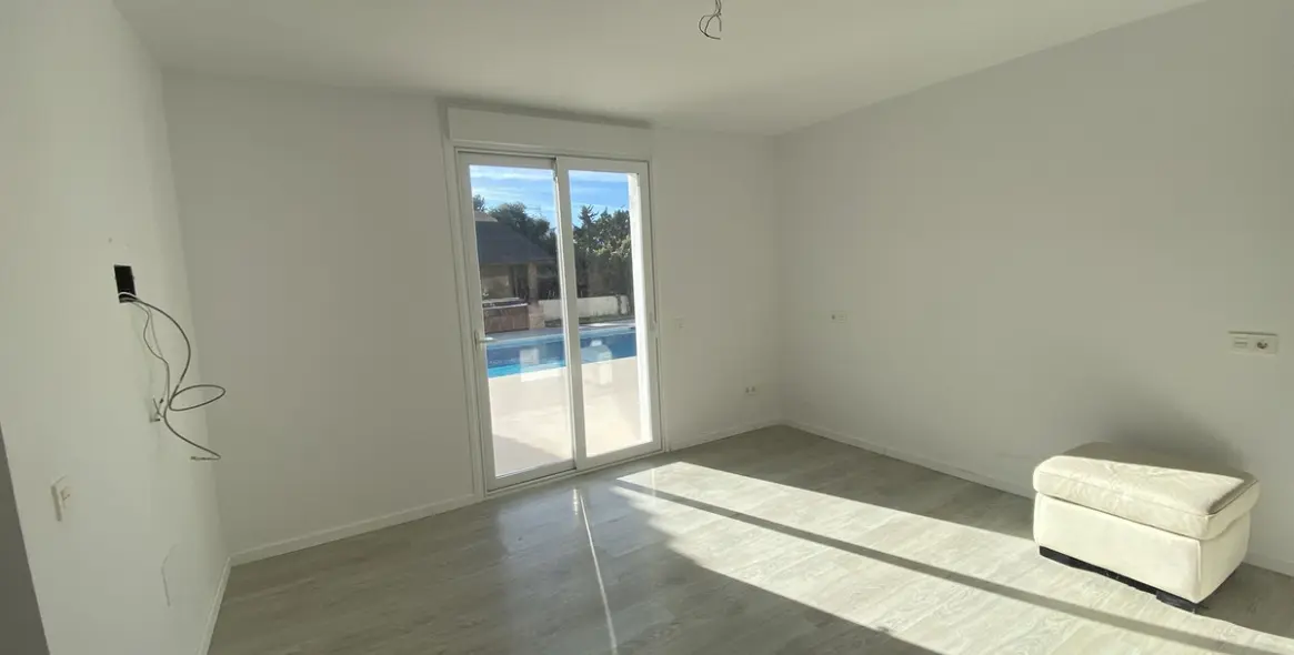 Продажа  отдельно стоящей виллы в El Paraiso 17