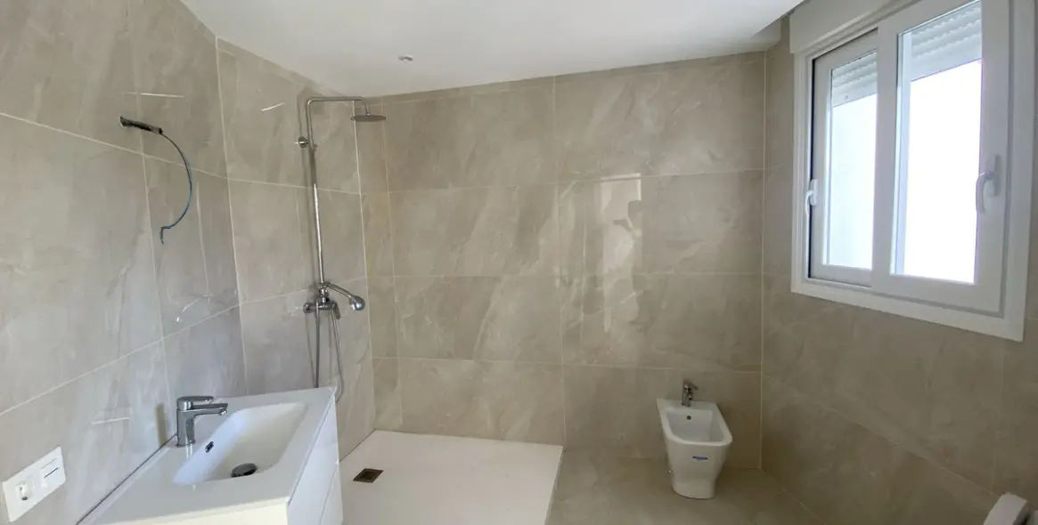 Продажа  отдельно стоящей виллы в El Paraiso 19