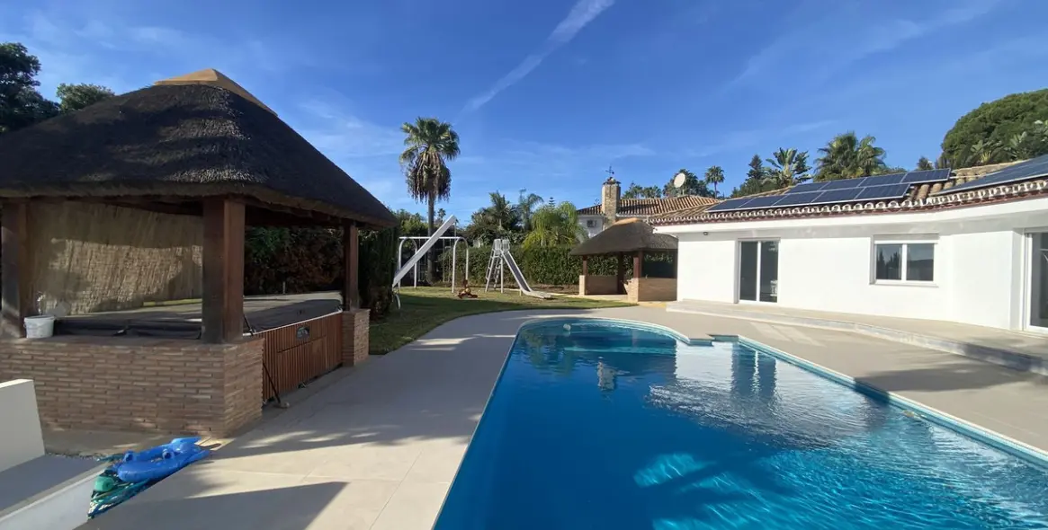 Продажа  отдельно стоящей виллы в El Paraiso 24