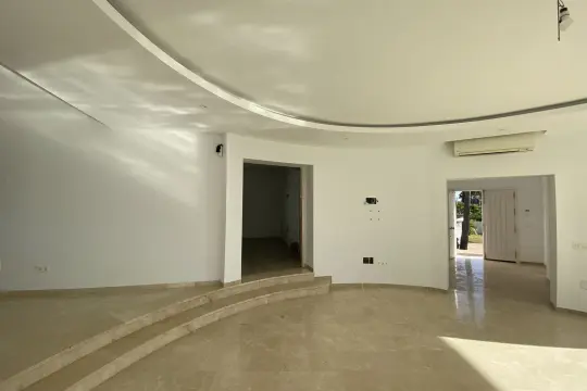 Image 7 thumb