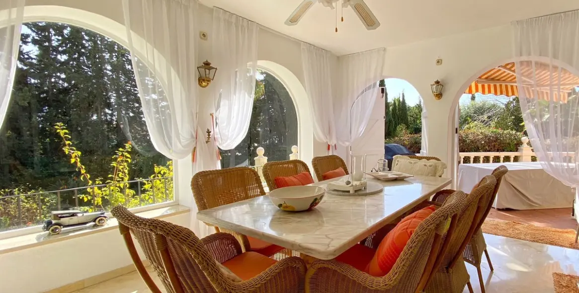 Sale of detached villa in Marbella (district Nagüeles) 2