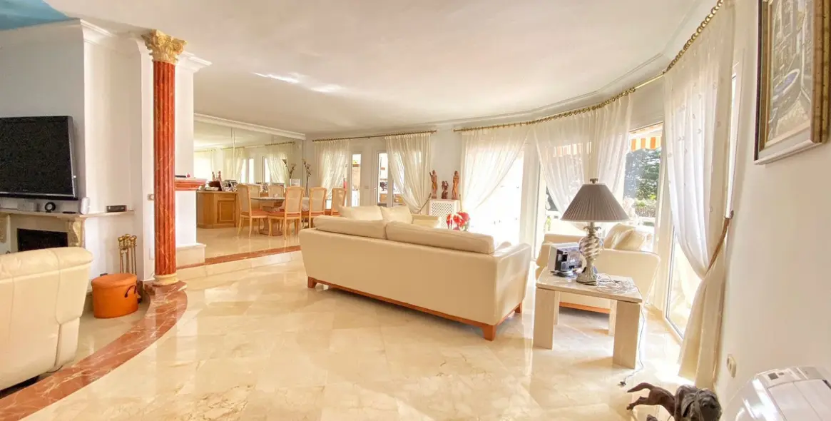 Sale of detached villa in Marbella (district Nagüeles) 3