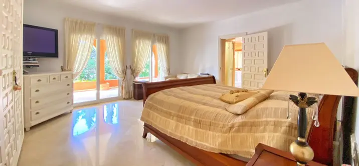 Detached villa R5051551 3