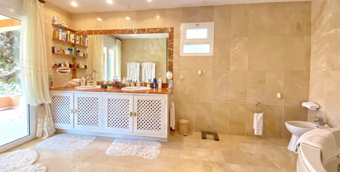 Sale of detached villa in Marbella (district Nagüeles) 5