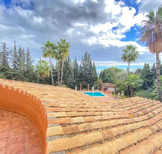 Detached villa R5051551