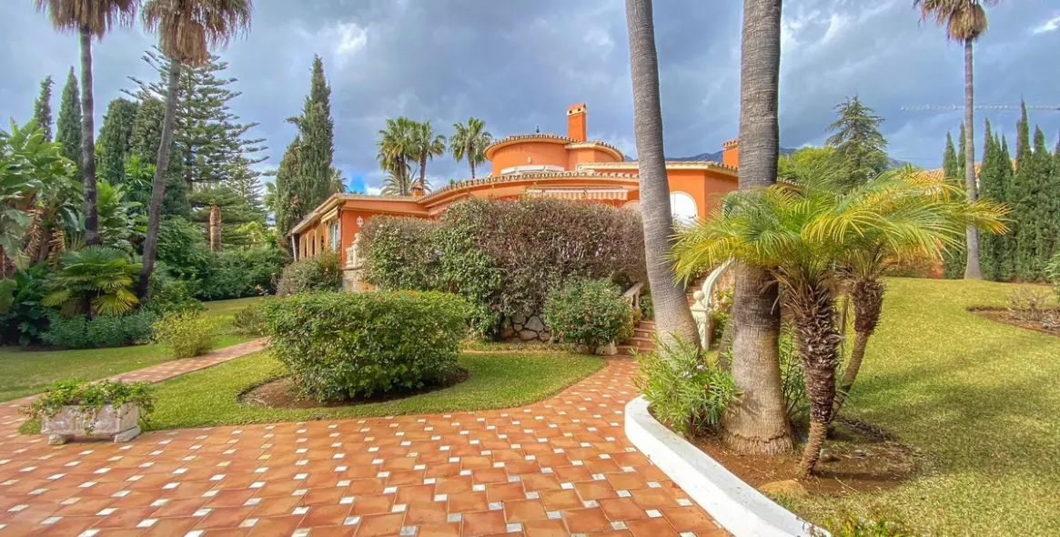 Sale of detached villa in Marbella (district Nagüeles) 8