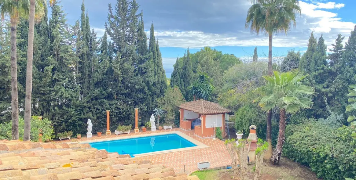 Продажа  отдельно стоящей виллы в Nagüeles 13