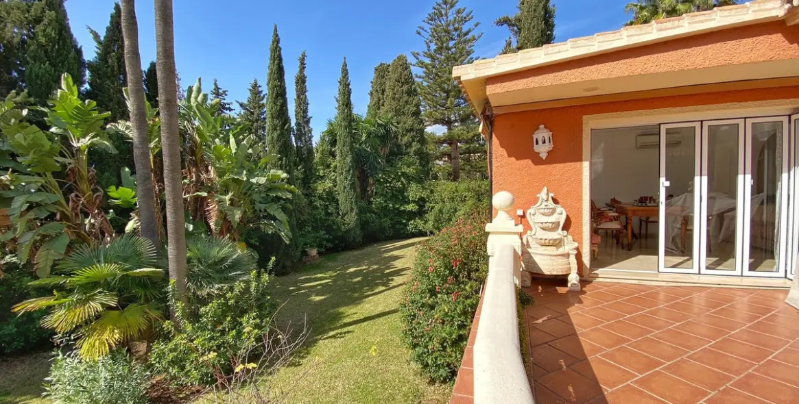 Продажа  отдельно стоящей виллы в Nagüeles 17