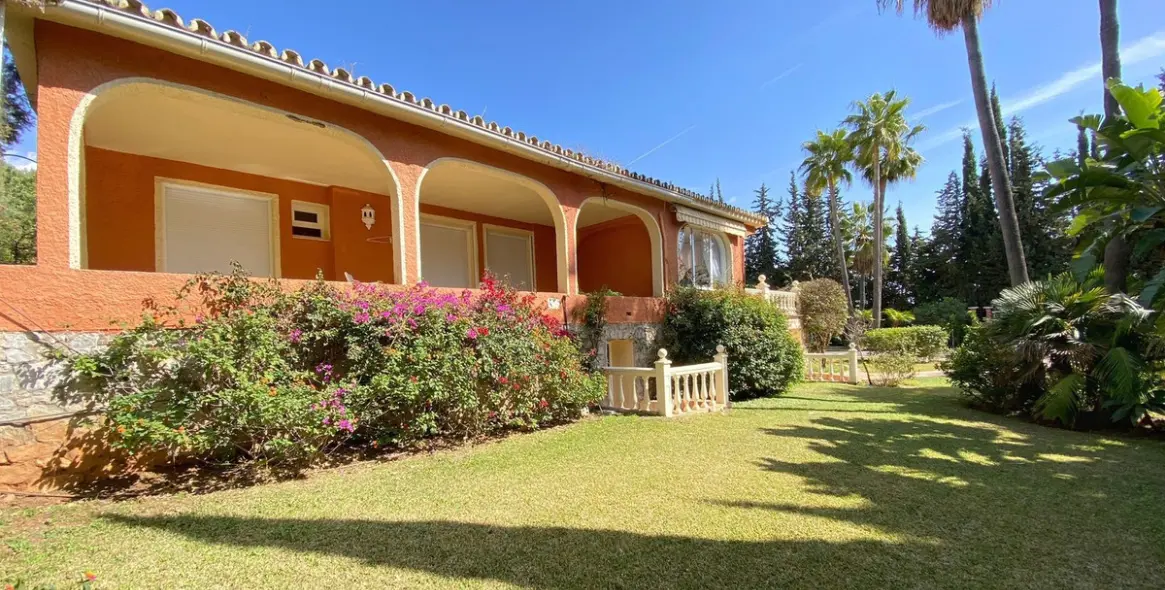 Продажа  отдельно стоящей виллы в Nagüeles 18