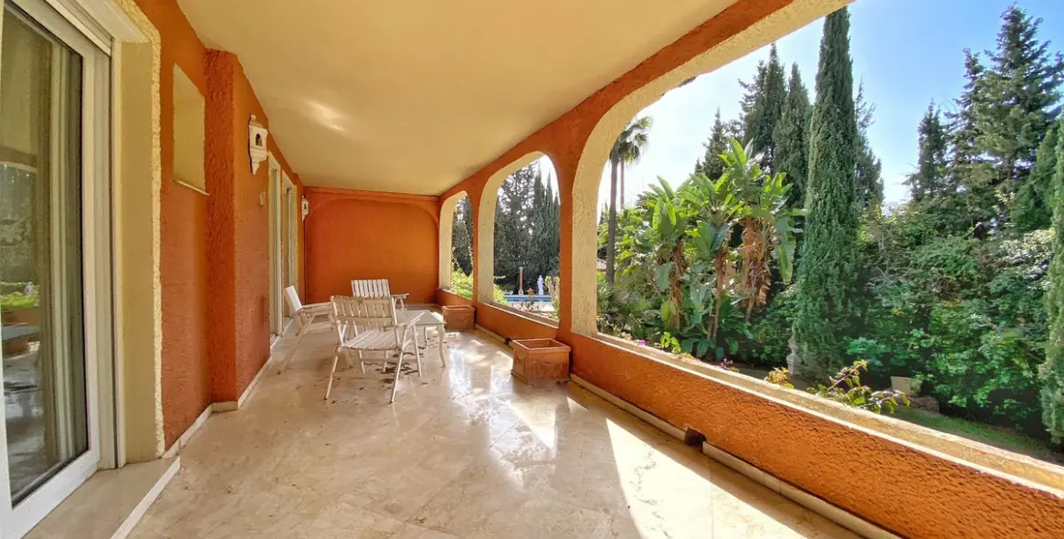 Sale of detached villa in Nagüeles 24