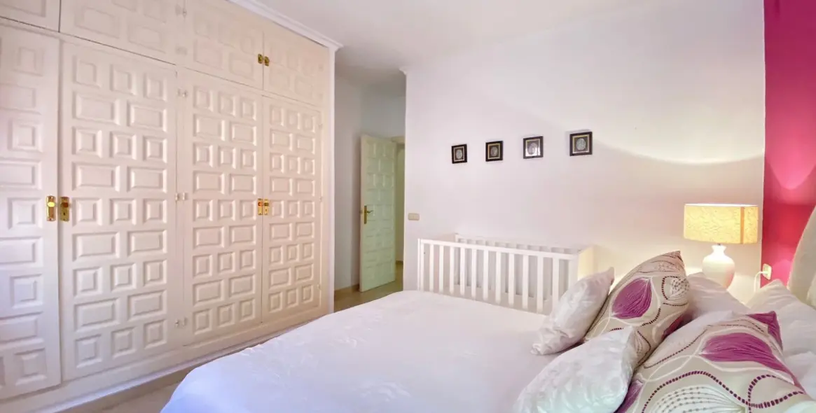 Sale of detached villa in Nagüeles 38