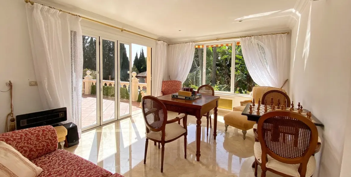 Sale of detached villa in Nagüeles 40